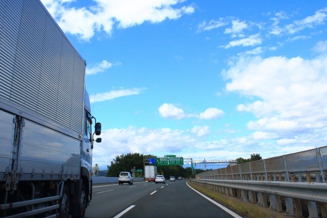 トラックの平均走行距離と寿命との関係性を解説！