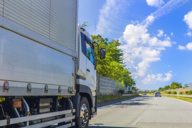 長距離ドライバーにおすすめ 車内を快適空間に変える魅力的なアイテムを大紹介