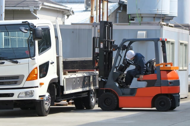 国内の物流事業に大きく貢献するトラック運送事業