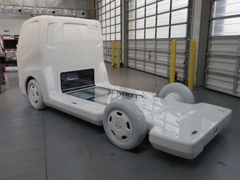 人とくるまのテクノロジー展にも出展された小型低床EVトラックモデル。...ザ・トラック