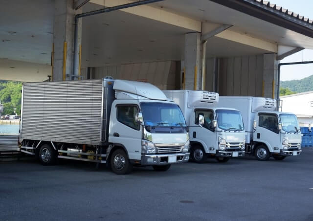 3トントラックの種類 サイズ 積載量 4トントラックとの違いを解説