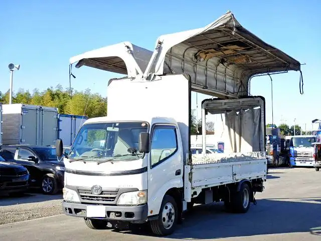 トヨタ トヨエース 小型 ウイング 幌ウイング BDG-XZU548 の中古トラック【車両No.104435】