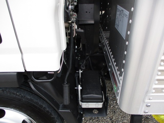 いすゞ エルフ 小型 アルミバン サイドドア 2RG-NPR88AN｜画像10