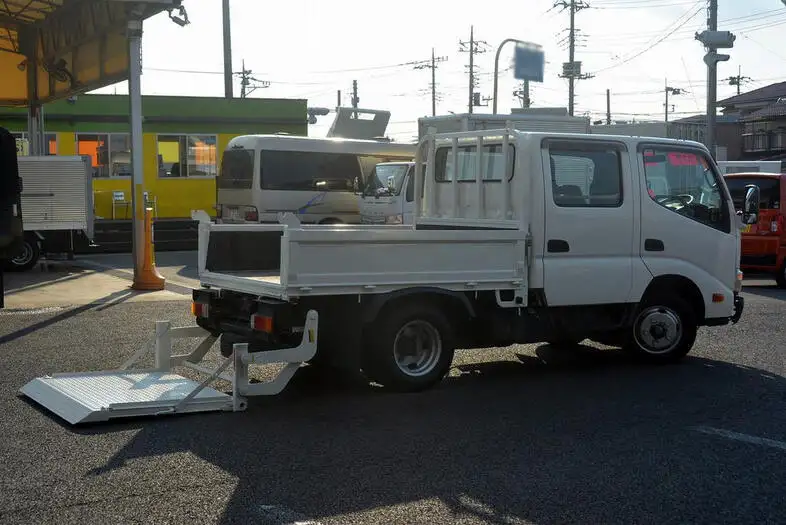 日野 デュトロ 小型 平ボディ Wキャブ パワーゲート の中古トラック【車両No.116211】