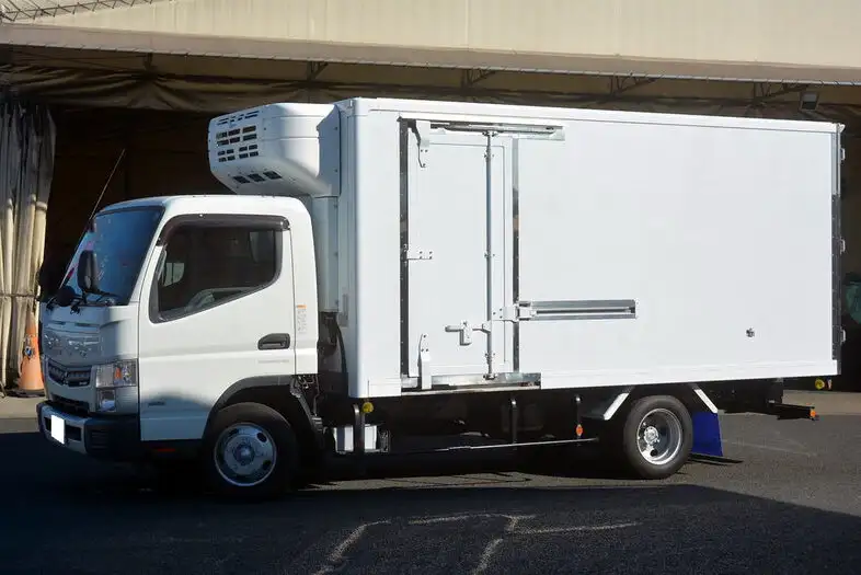 三菱 キャンター 小型 冷凍冷蔵 低温 床ステン の中古トラック【車両No.116937】