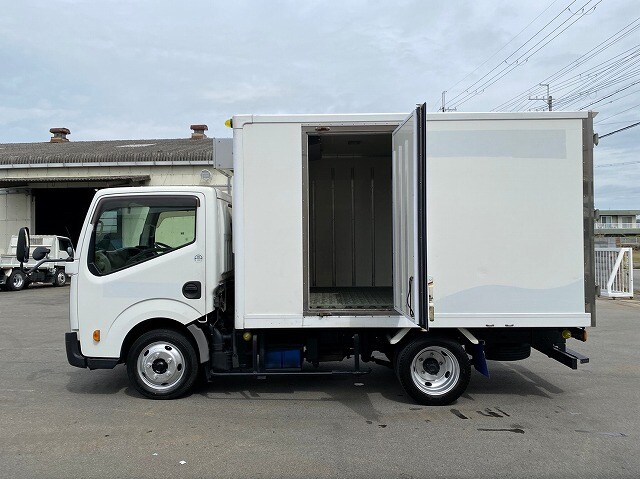 日産 アトラス 小型 冷凍冷蔵 10尺 SKG-TZ2F24 - 中古トラック車両詳細 