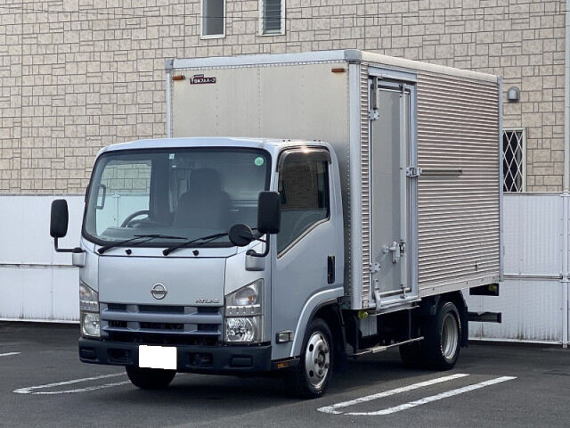 ラジエーター ニッサン アトラス NKS81N 4HL1 MT 2004年05月～ MT車用