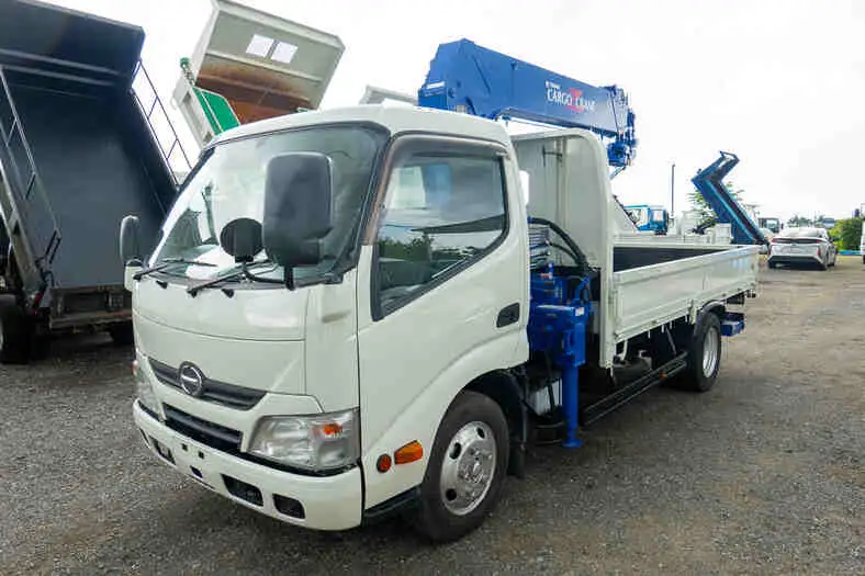 日野 デュトロ 小型 クレーン付 6段 ラジコン の中古トラック【車両No.126166】