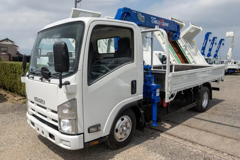 いすゞ エルフ 小型 クレーン付 4段 ラジコン の中古トラック【車両No.127478】