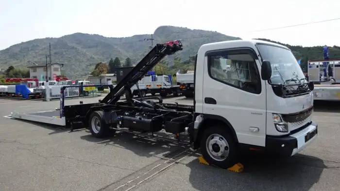 三菱 キャンター 小型 車両重機運搬 ラジコン ウインチ の中古トラック【車両No.128995】