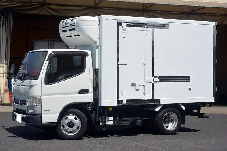 三菱 キャンター 小型 冷凍冷蔵 低温 床ステン の中古トラック【車両No.132584】