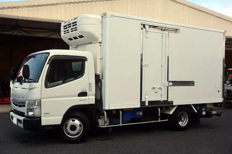 三菱 キャンター 小型 冷凍冷蔵 低温 パワーゲート の中古トラック【車両No.132588】