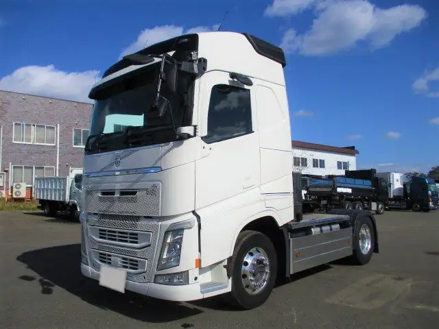 ボルボ トラック 大型 トラクター ハイルーフ ベッド の中古トラック【車両No.134189】