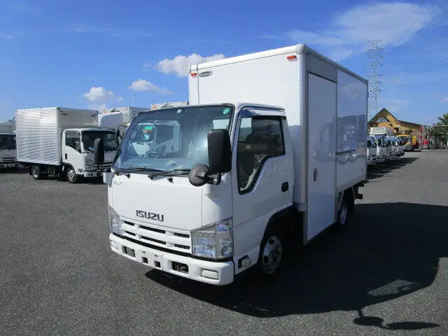 いすゞ エルフ 小型 アルミバン サイドドア 3枚観音 の中古トラック【車両No.134285】