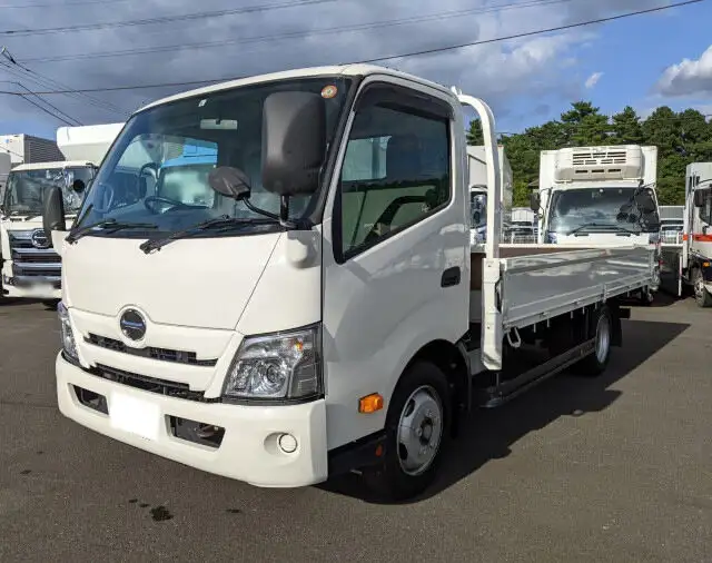 日野 デュトロ 小型 平ボディ 2RG-XZU710M R2 の中古トラック【車両No.134607】