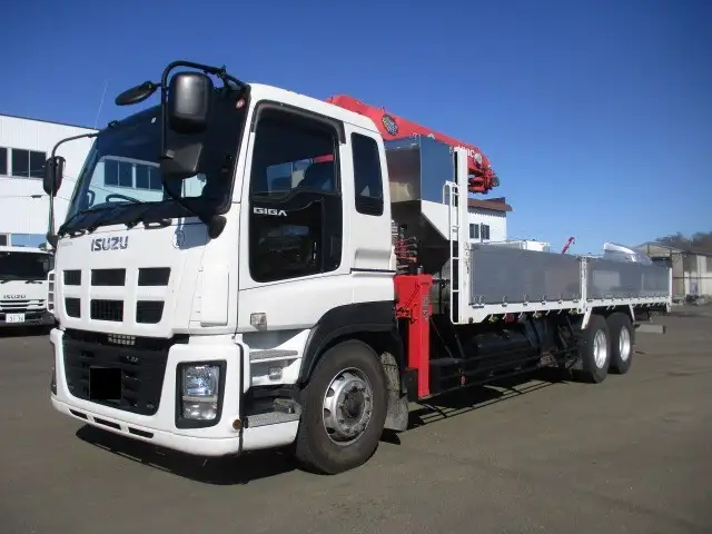 いすゞ ギガ 大型 クレーン付 床鉄板 4段 の中古トラック【車両No.135382】