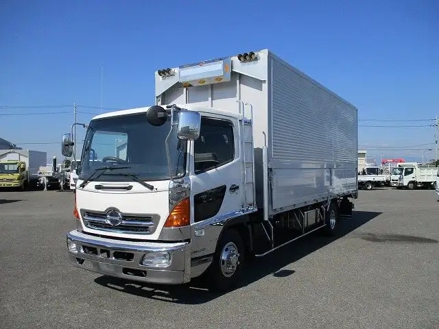 日野 レンジャー 中型/増トン ウイング 床鉄板 ベッド の中古トラック【車両No.135712】