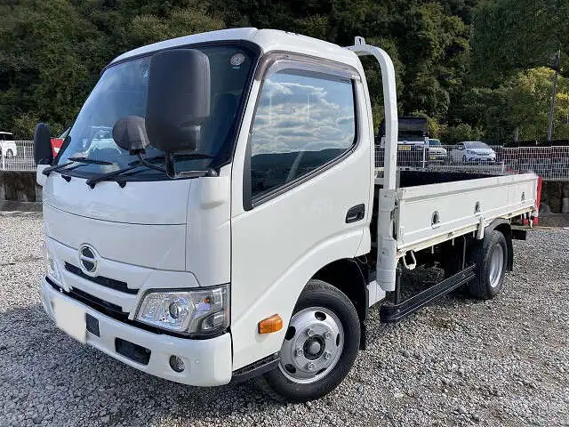 日野 デュトロ 小型 平ボディ 床鉄板 2RG-XZU645M の中古トラック【車両No.136673】