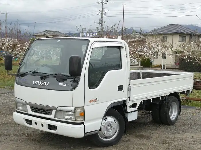 いすゞ エルフ 小型 平ボディ 床鉄板 KR-NKR81E の中古トラック【車両No.137030】