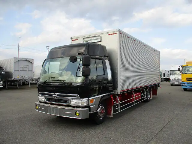 日野 レンジャー 中型/増トン アルミバン 床鉄板 ベッド の中古トラック【車両No.138035】