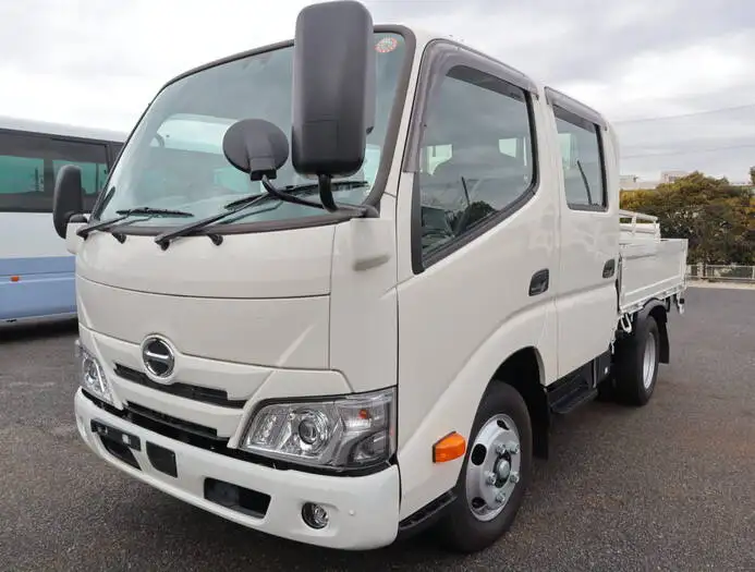 日野 デュトロ 小型 平ボディ Wキャブ 2RG-XZU605M の中古トラック【車両No.139143】
