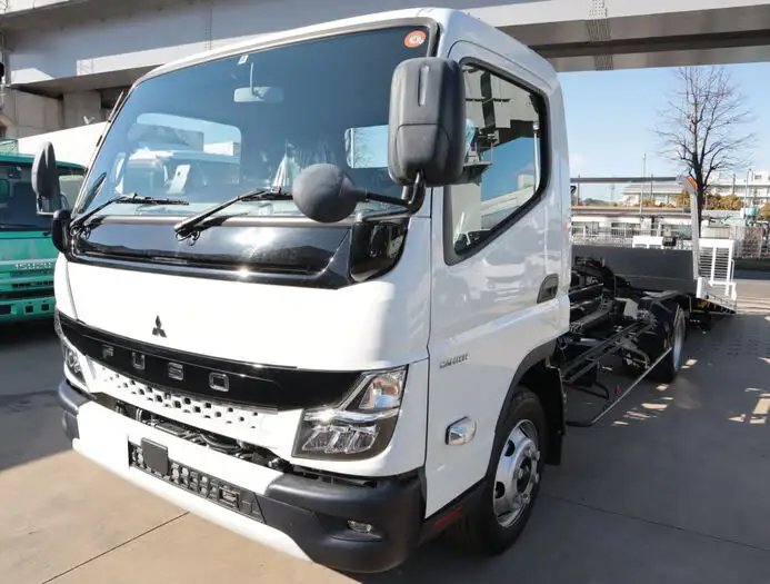 三菱 キャンター 小型 車両重機運搬 ラジコン ウインチ の中古トラック【車両No.141229】