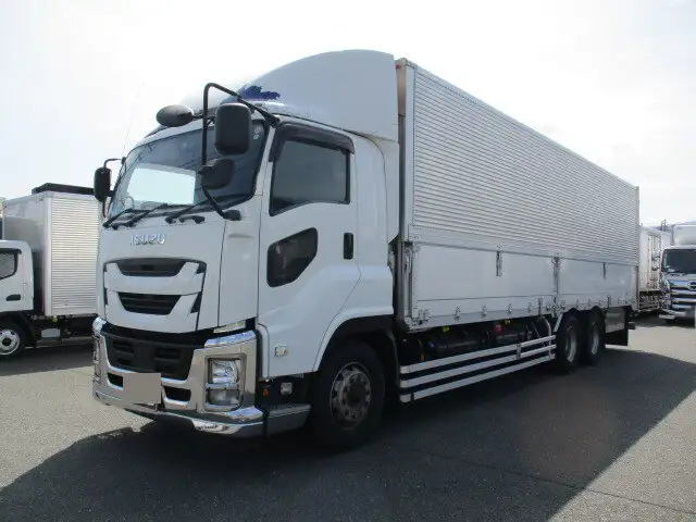 いすゞ ギガ 大型 ウイング エアサス ベッド の中古トラック【車両No.144339】