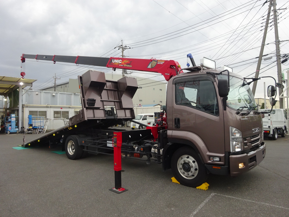 いすゞ フォワード 中型/増トン 車両重機運搬 5段クレーン ラジコン｜画像2