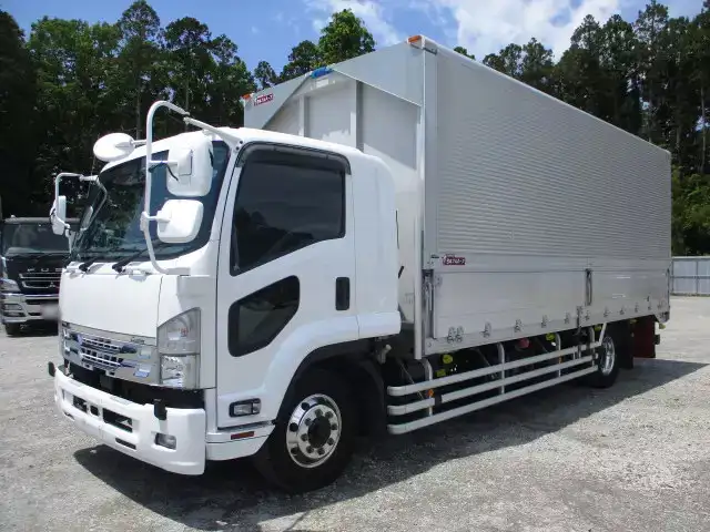 いすゞ フォワード 中型/増トン ウイング ベッド 2RG-FTR90V2 の中古トラック【車両No.146189】