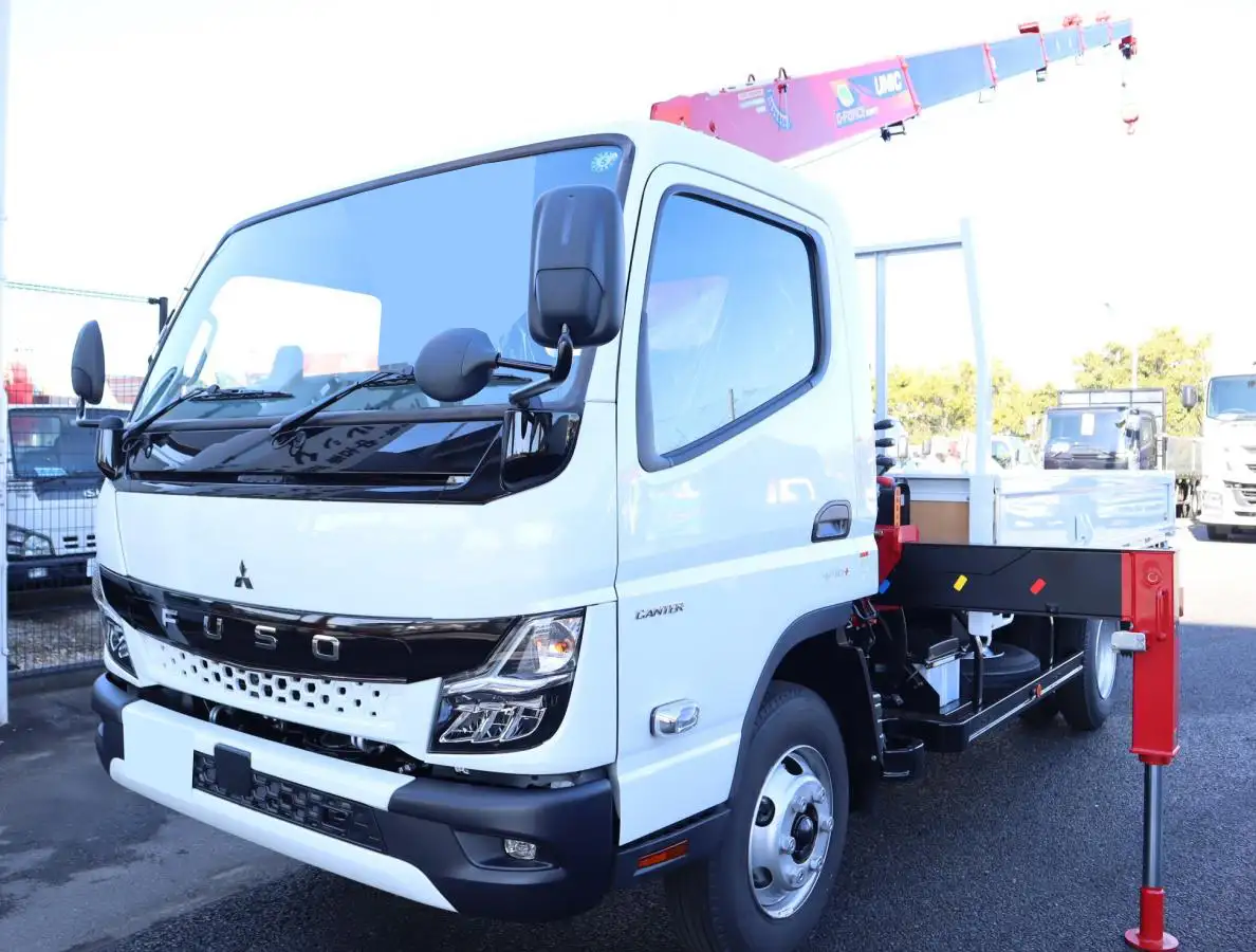 三菱 キャンター 小型 クレーン付 6段 ラジコン の中古トラック【車両No.146841】