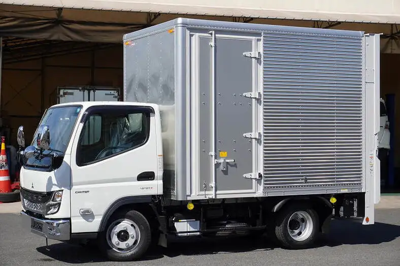 三菱 キャンター 小型 アルミバン パワーゲート サイドドア の中古トラック【車両No.150597】