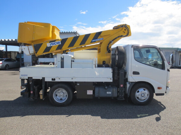 トヨタ ダイナ 小型 高所・建柱車 高所作業車 電工仕様の中古トラック画像4