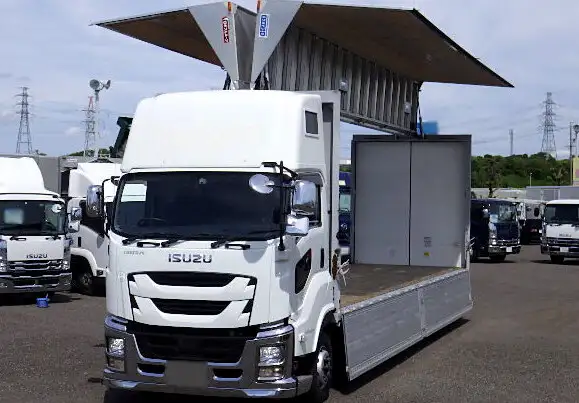 いすゞ ギガ 大型 ウイング エアサス ベッド の中古トラック【車両No.152366】