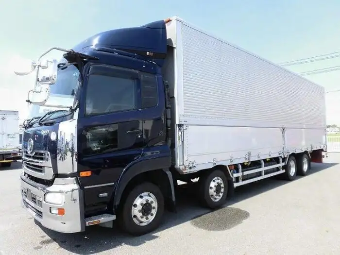 日産UD クオン 大型 ウイング エアサス ベッド の中古トラック【車両No.152945】