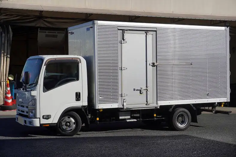 いすゞ エルフ 小型 アルミバン サイドドア TKG-NLR85AN の中古トラック【車両No.156360】