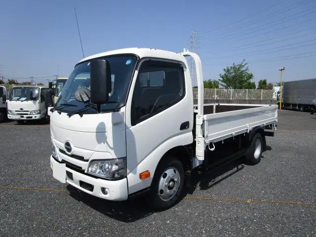 日野 デュトロ 小型 平ボディ 2RG-XZU645M R5 の中古トラック【車両No.156581】