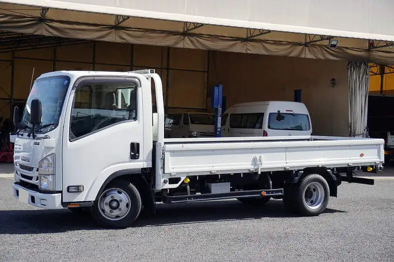 いすゞ エルフ 小型 平ボディ 2RG-NLR88AR R2 の中古トラック【車両No.163058】