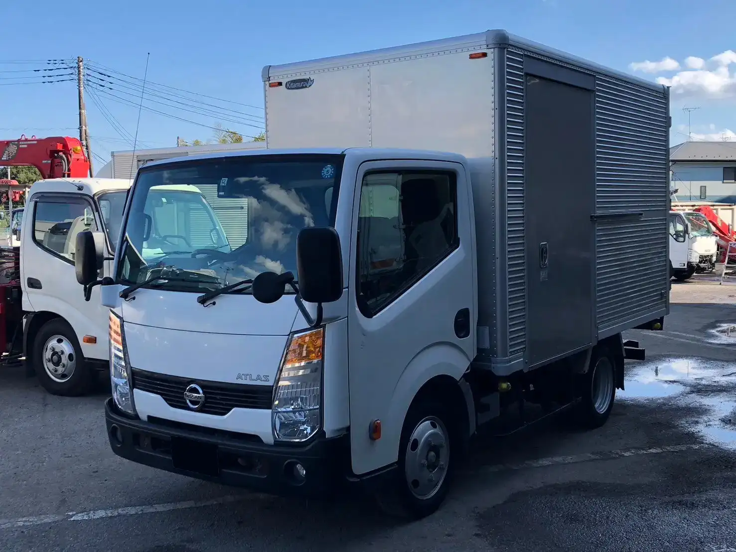 日産 アトラス 小型 アルミバン サイドドア 3枚観音 の中古トラック【車両No.164713】
