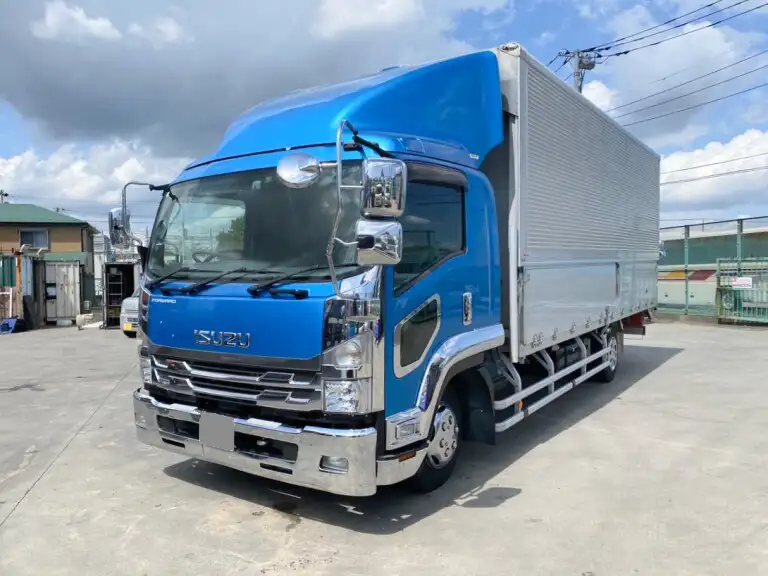 いすゞ フォワード 中型/増トン ウイング ベッド TKG-FRR90S2 の中古トラック【車両No.164858】