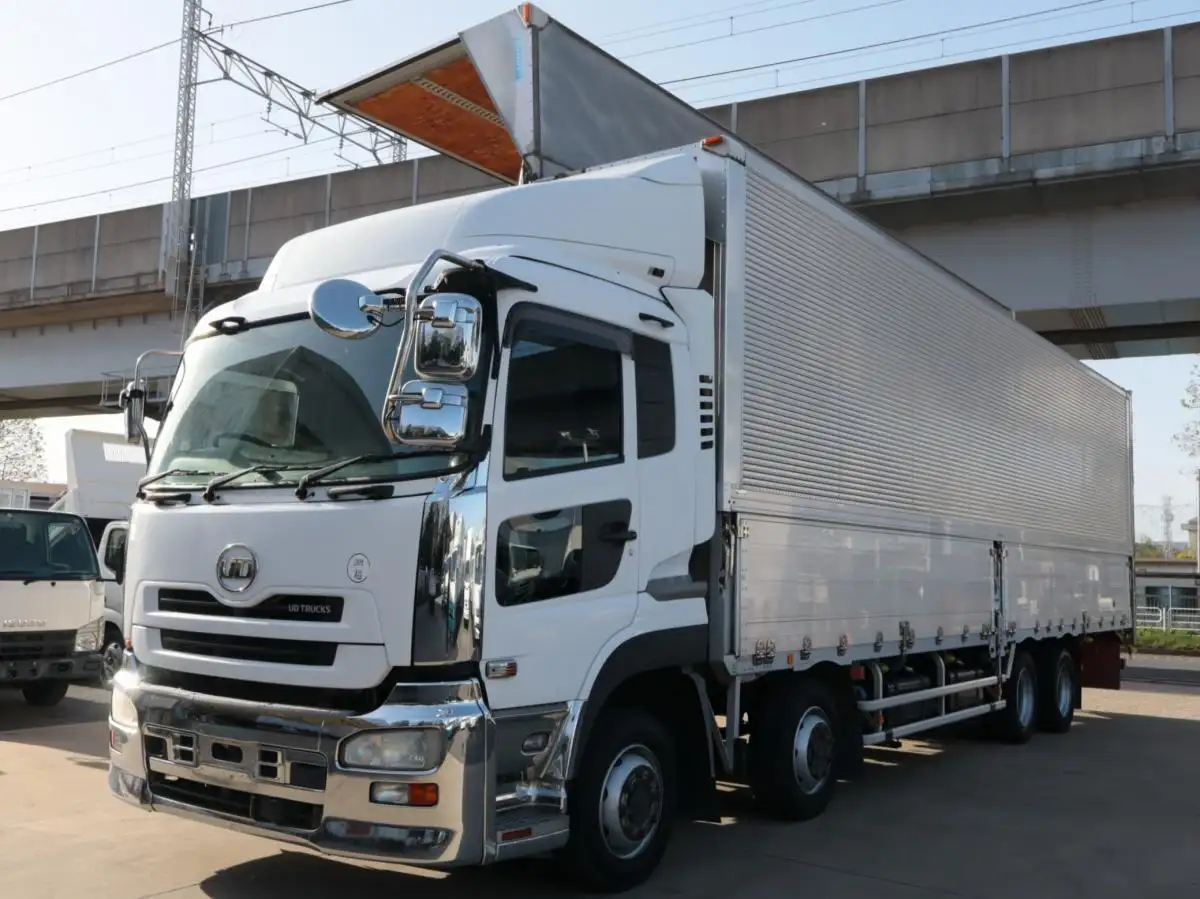日産UD クオン 大型 ウイング エアサス ベッド の中古トラック【車両No.165524】