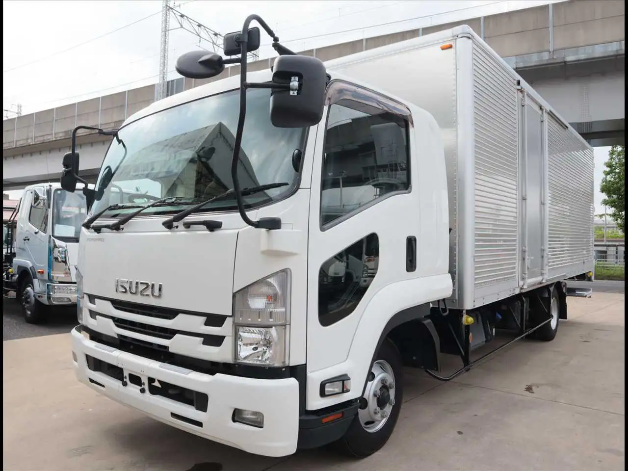 いすゞ フォワード 中型/増トン アルミバン パワーゲート サイドドア の中古トラック【車両No.166170】