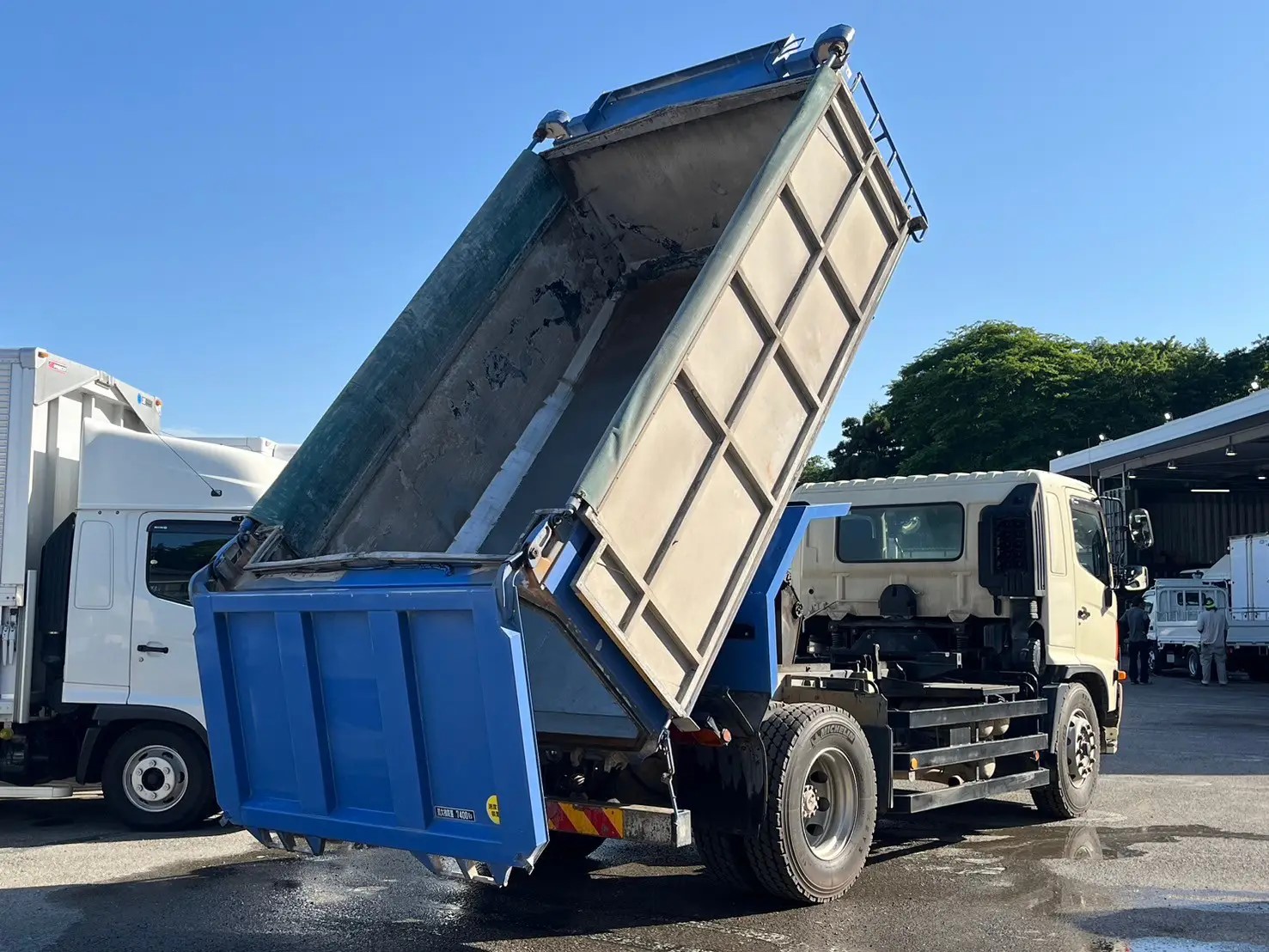 日野 レンジャー 中型/増トン ダンプ 土砂禁 天蓋付き｜画像6