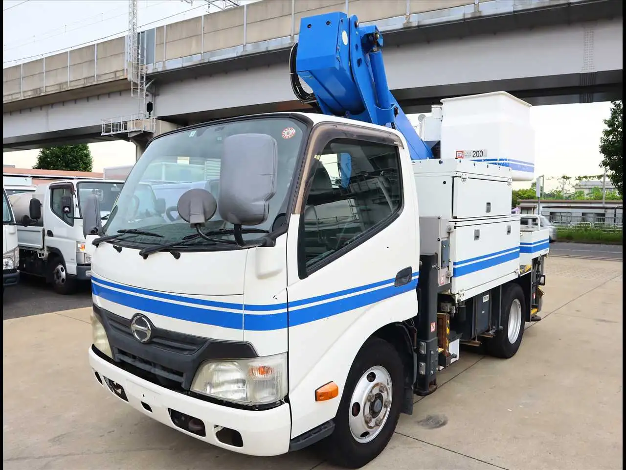 日野 デュトロ 小型 高所・建柱車 高所作業車 電工仕様 の中古トラック【車両No.166389】
