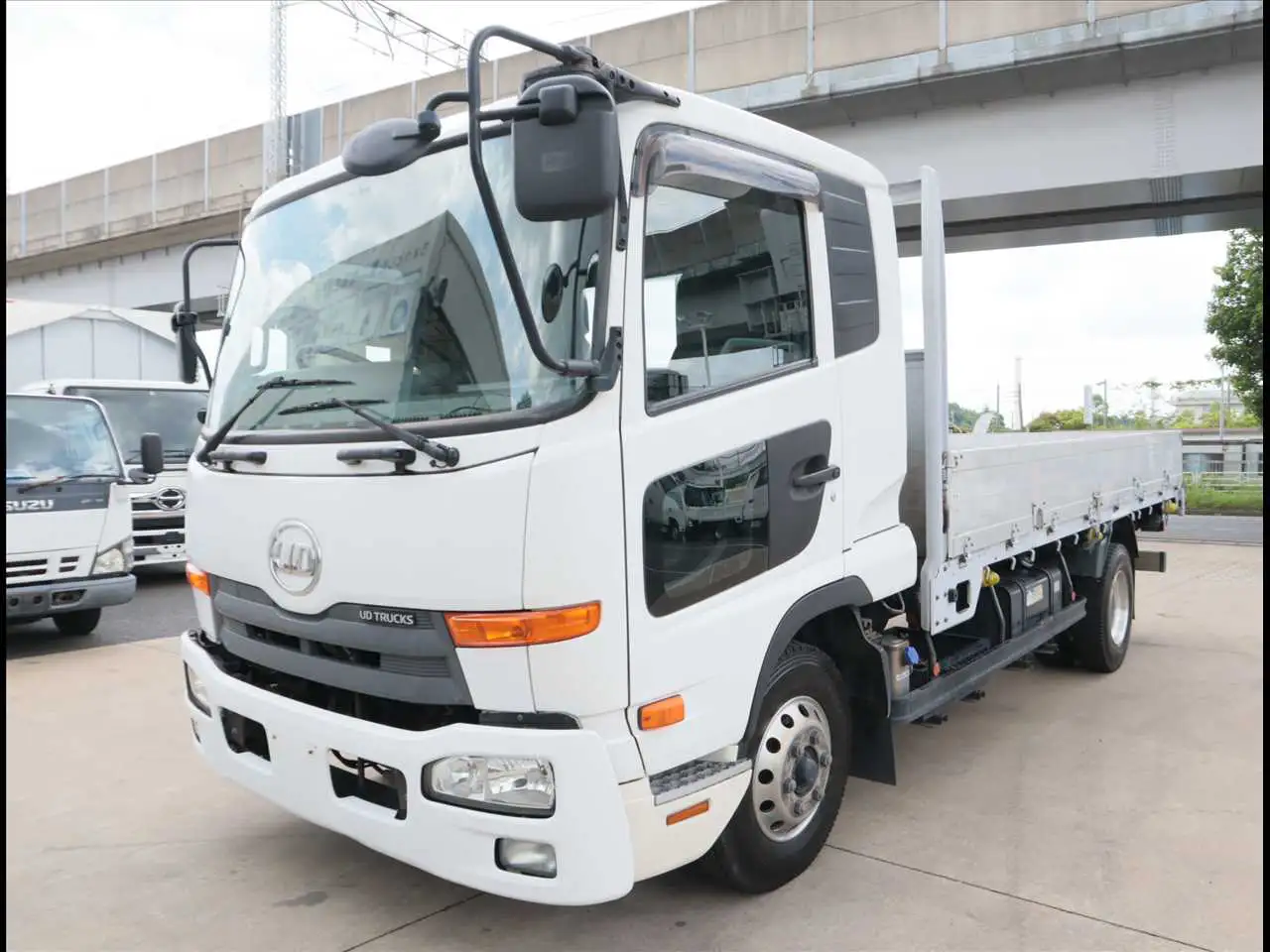 日産UD コンドル 中型/増トン 平ボディ アルミブロック ベッド の中古トラック【車両No.166961】