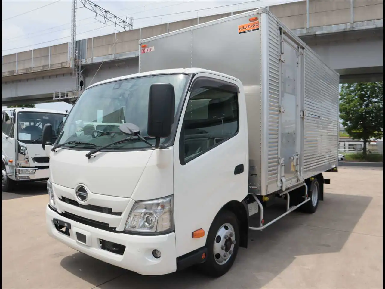 日野 デュトロ 小型 アルミバン サイドドア 2RG-XZU712M の中古トラック【車両No.167725】