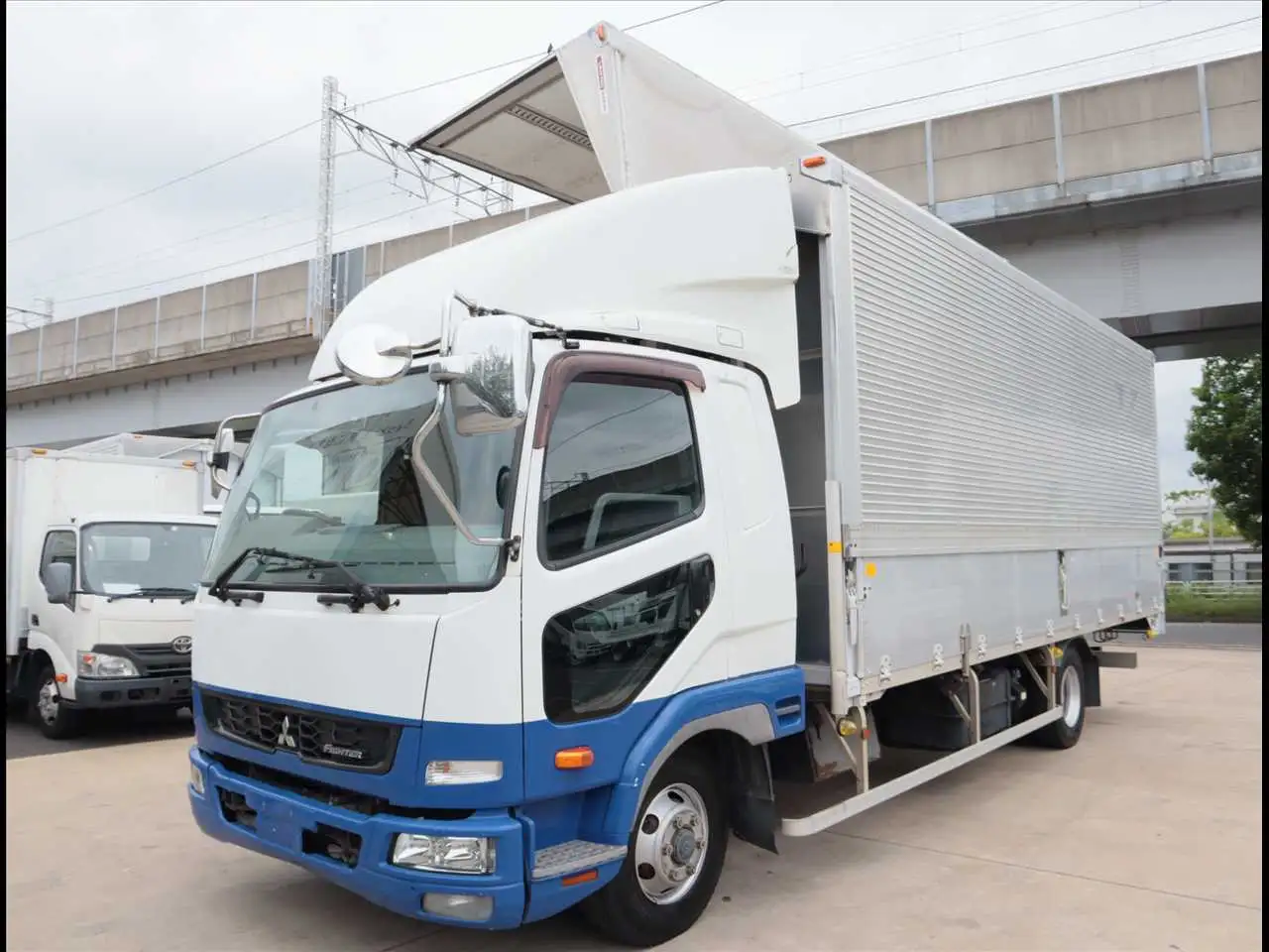 三菱 ファイター 中型/増トン ウイング TKG-FK61F H28 の中古トラック【車両No.167757】