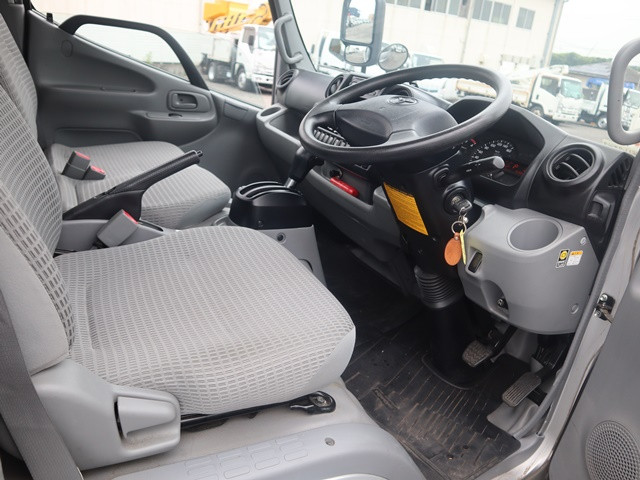 トヨタ トヨエース 小型 平ボディ TPG-XZU645 H30｜画像11