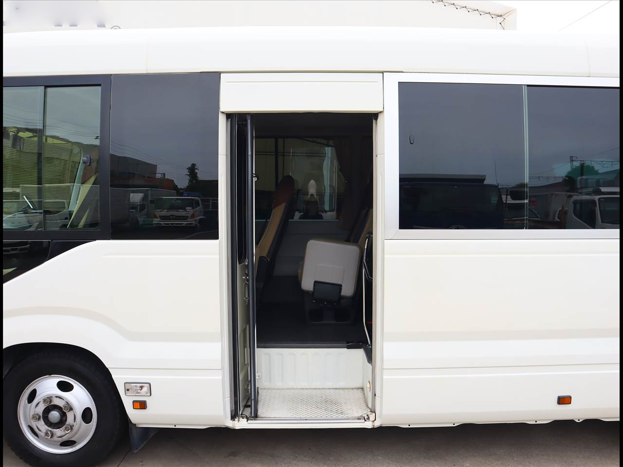日野 リエッセ 小型 バス マイクロバス 2DG-XZB70M｜画像5