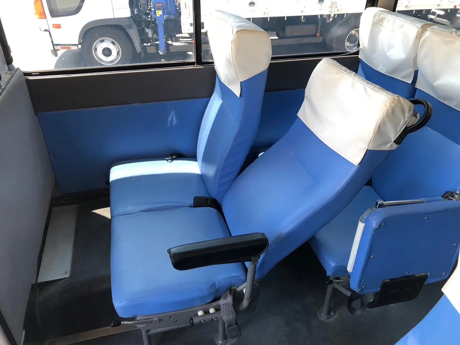 いすゞ ガーラミオ 中型/増トン バス 観光バス BDG-RR7JJBJ｜画像13