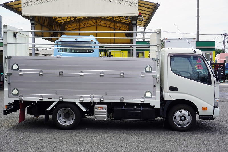 トヨタ ダイナ 小型 平ボディ アルミブロック カスタムの中古トラック画像2